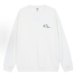 KAWS X Uniqlo Collaboration 2023AW UT Graphic Sweatshirt Long Sleeves